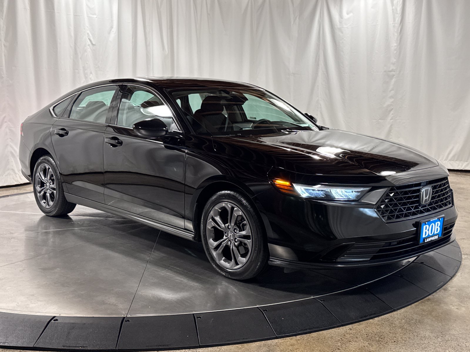 Used 2023 Honda Accord EX image 7