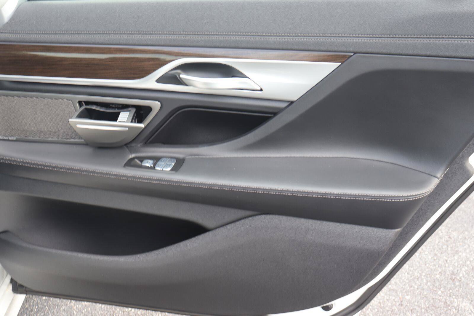 Used 2020 BMW 740i RWD image 18