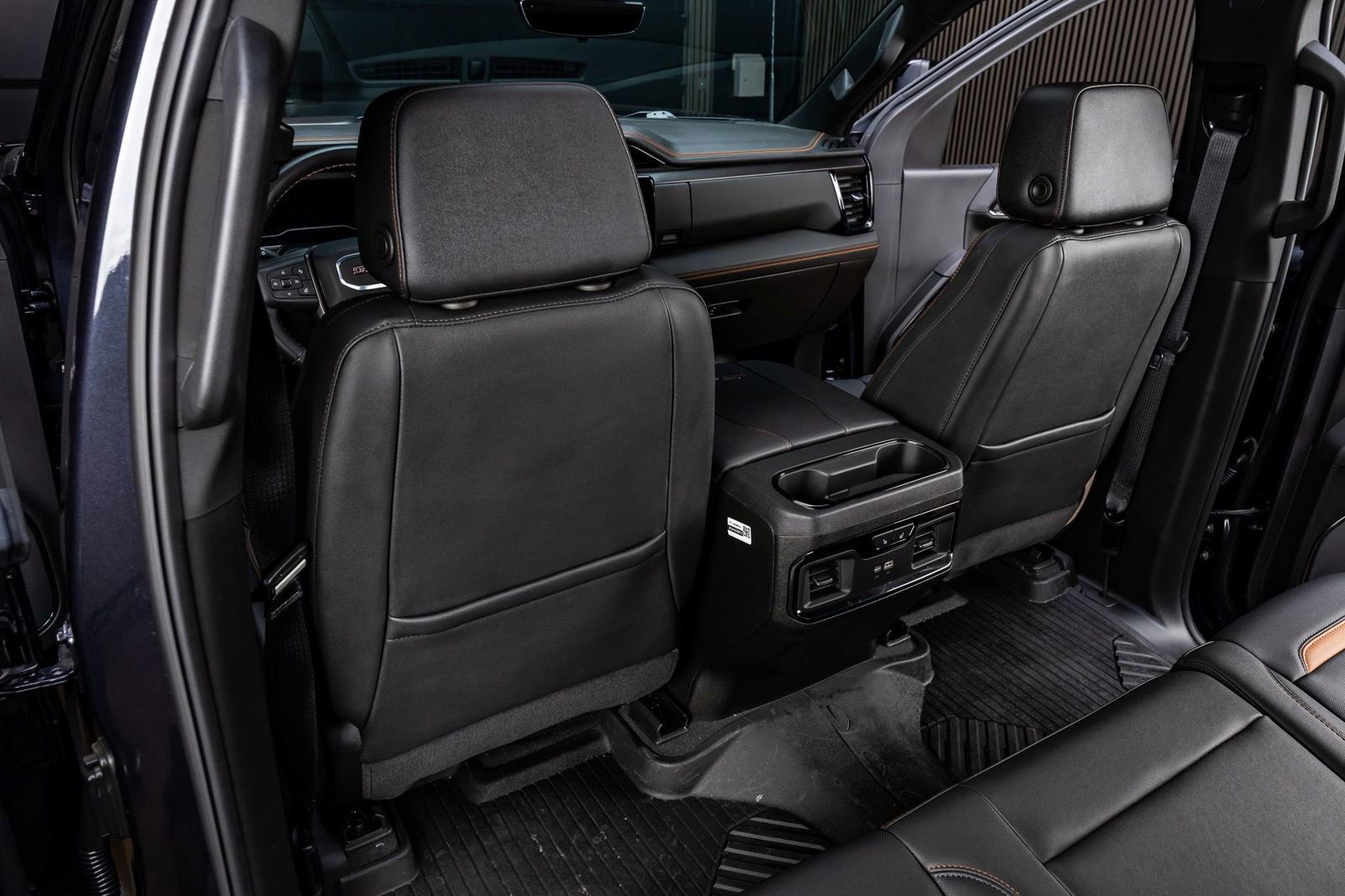 Used 2025 GMC Sierra 2500 AT4 w/ AT4 Premium Plus Package AWD/4WD image 34