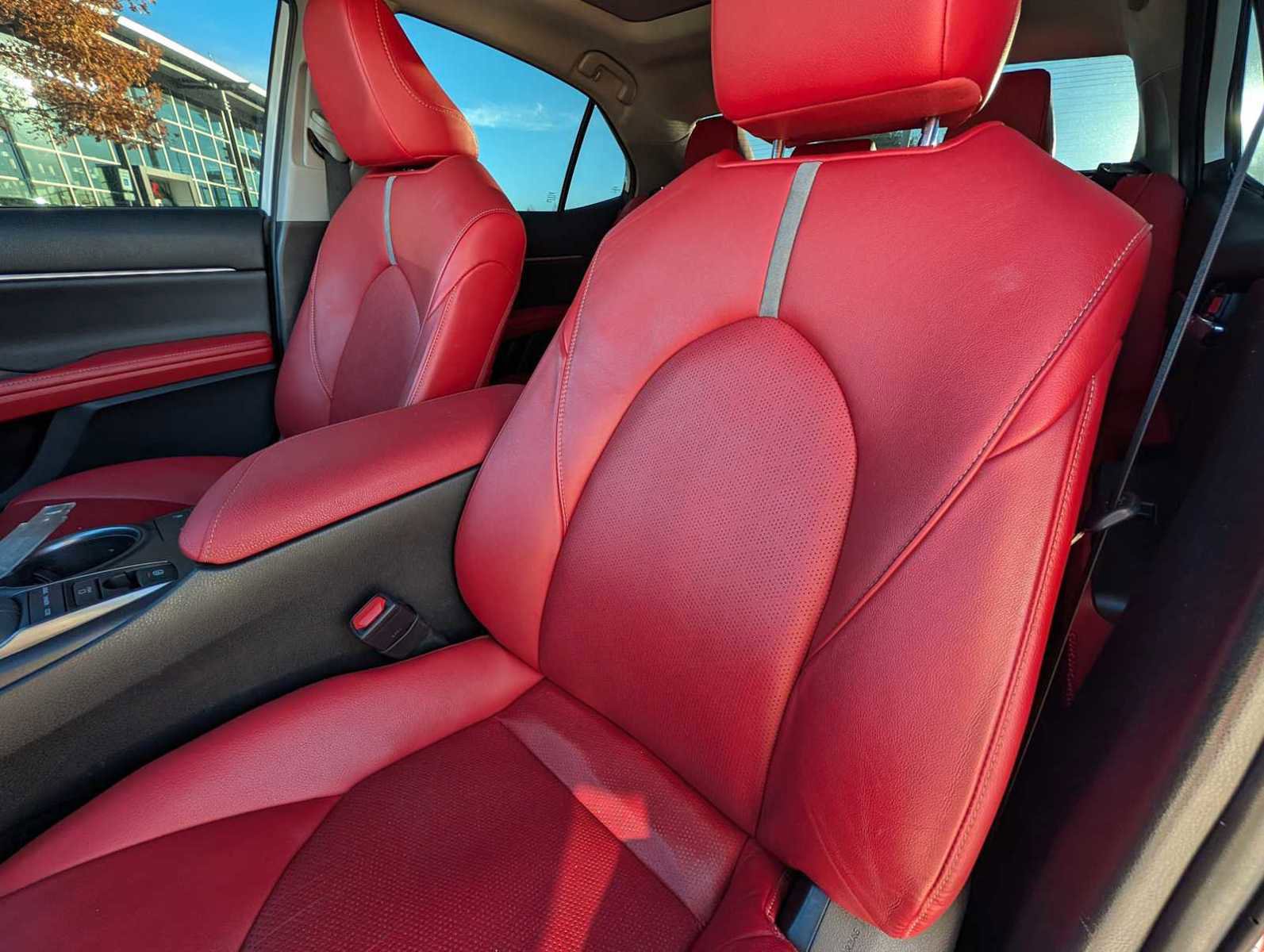 Used 2021 Toyota Camry XSE image 18