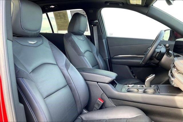 Used 2025 Cadillac XT4 Sport image 7