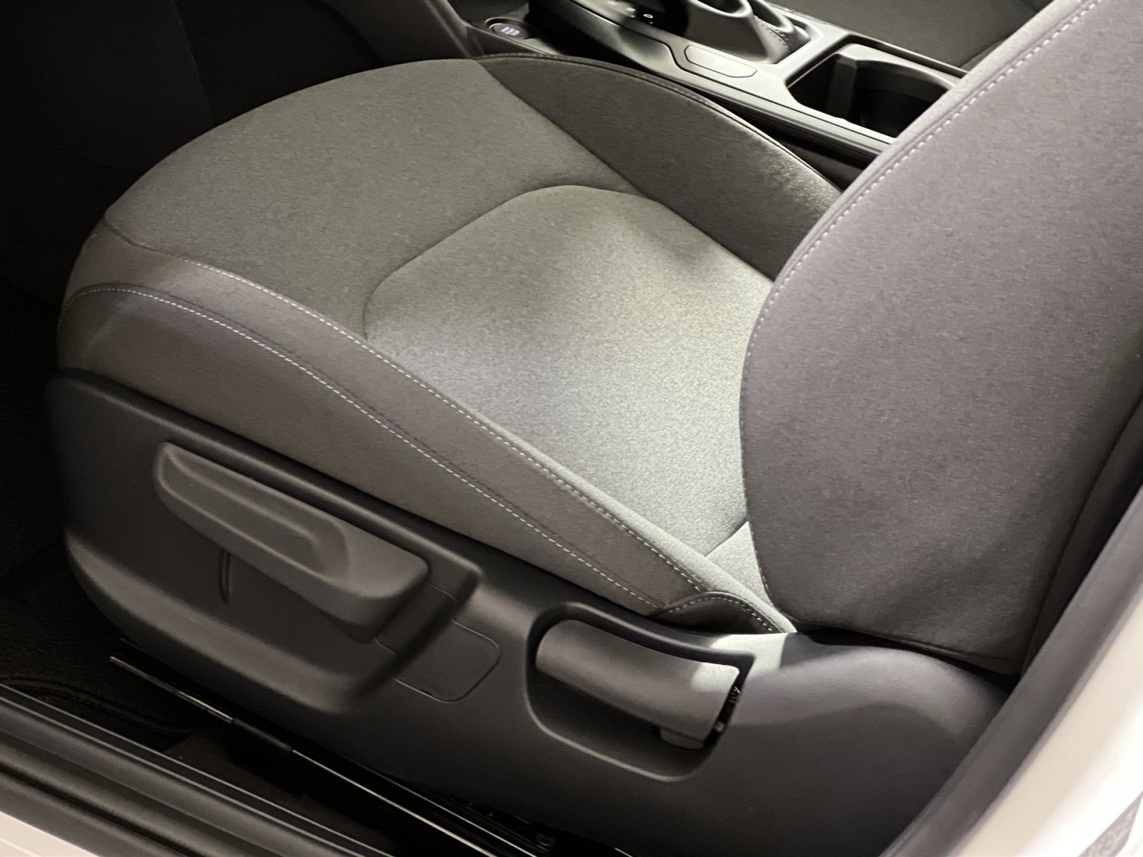 New 2025 Kia K4 LXS image 12