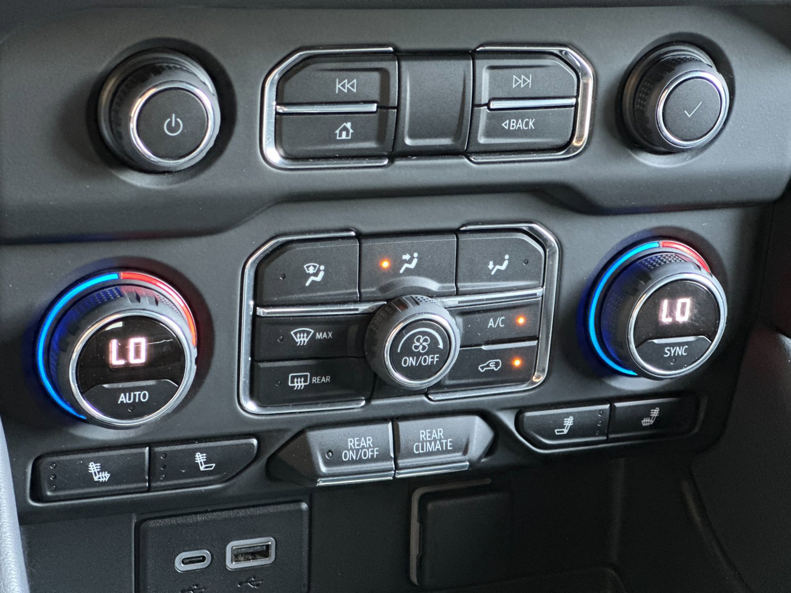 Used 2023 Chevrolet Tahoe RST w/ Luxury Package image 21