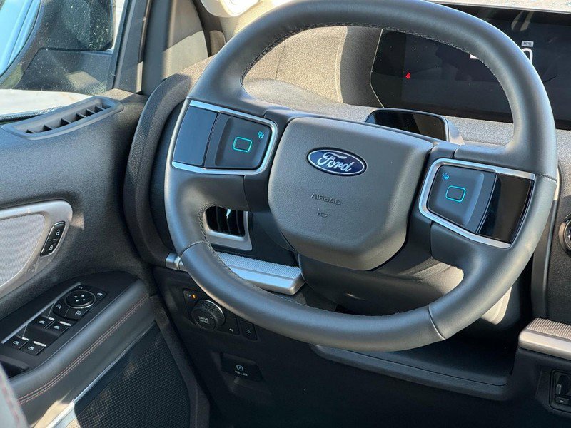 Used 2025 Ford Expedition Max Active image 13