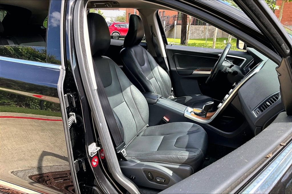 Used 2017 Volvo XC60 T5 Inscription w/ Preferred Option Package AWD/4WD image 10