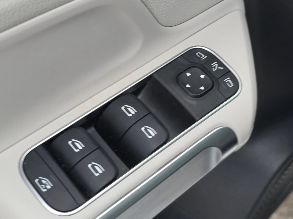 Used 2023 Mercedes-Benz GLB 250 4MATIC image 29