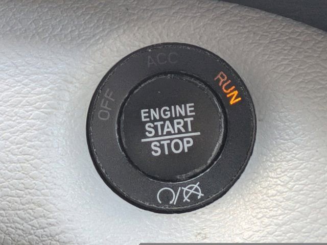 Used 2019 Jeep Cherokee Limited w/ Technology Group image 25