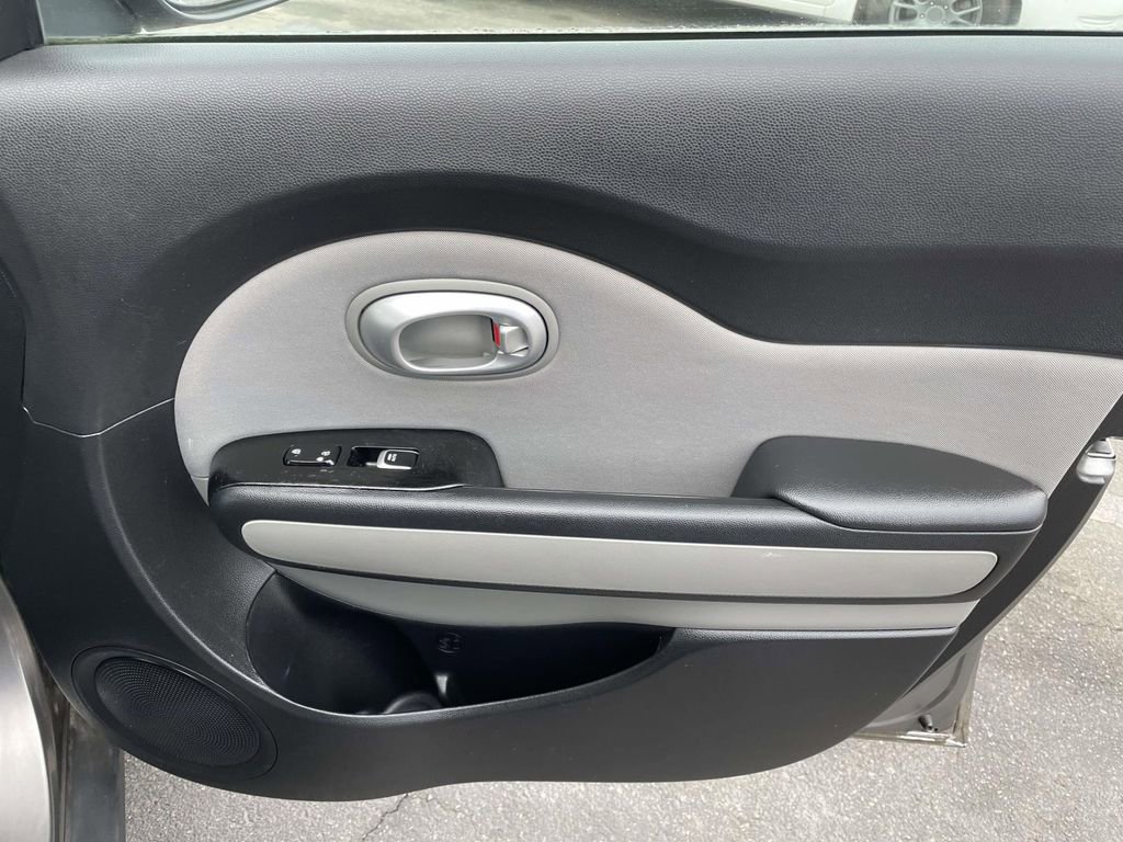 Used 2018 Kia Soul + image 43