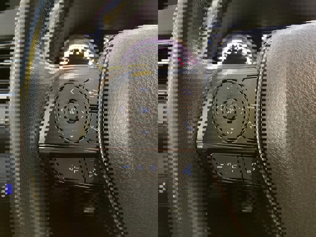 Used 2023 Toyota Camry SE image 15