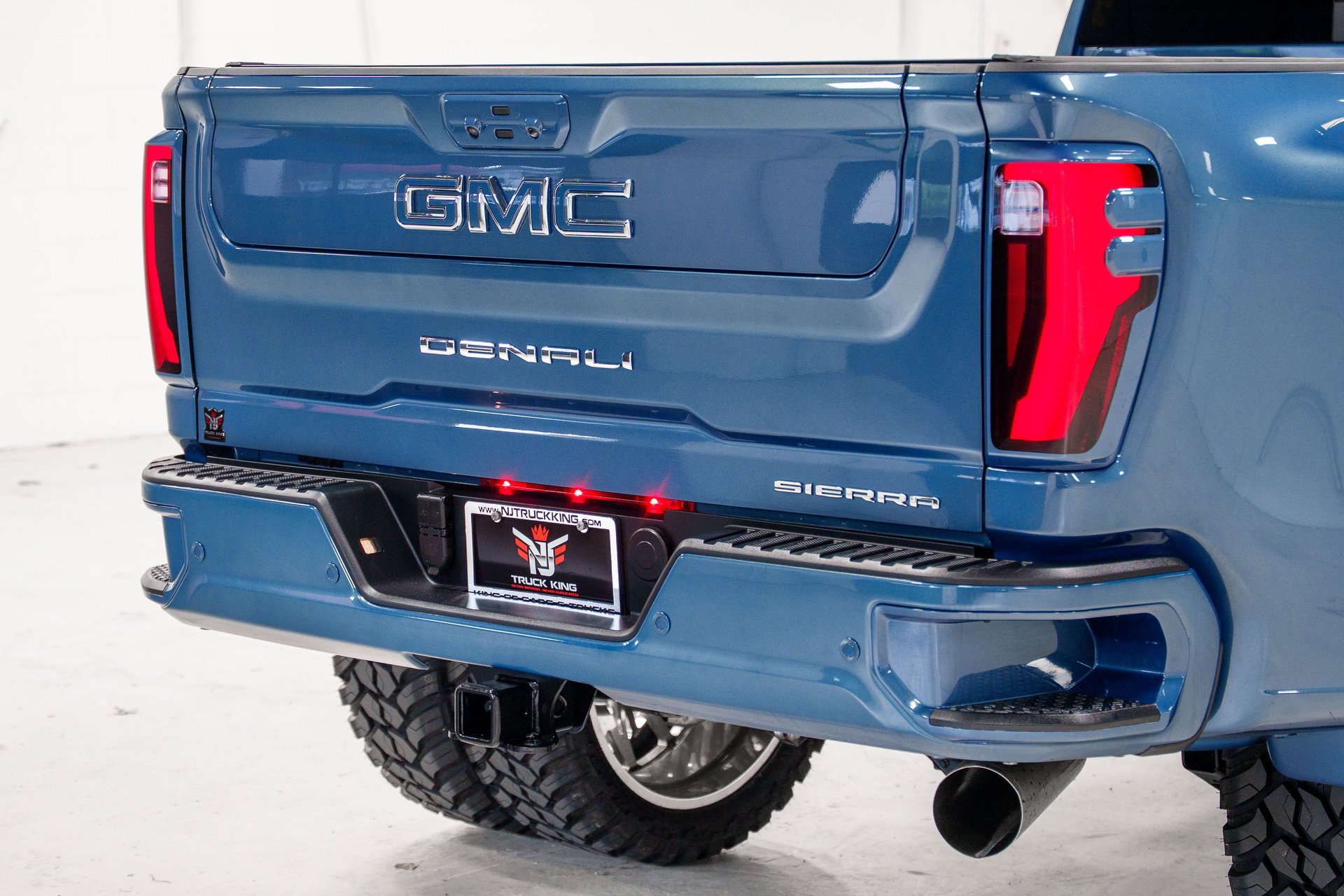 Used 2026 GMC Sierra 3500 Denali w/ Denali Reserve Package AWD/4WD image 32