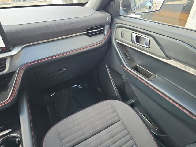 Used 2025 Ford Explorer ST-Line image 14