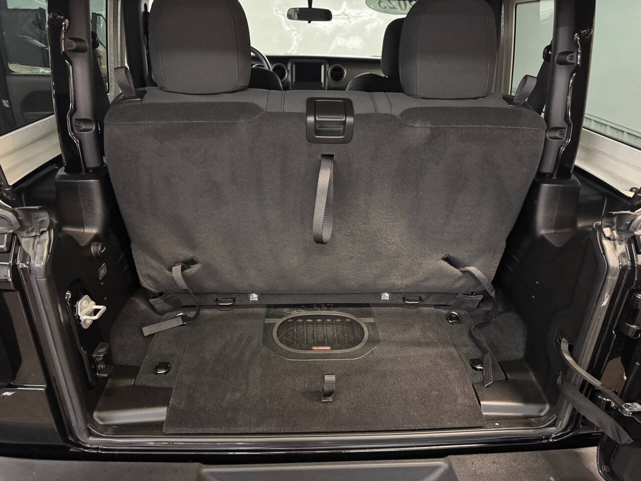 Used 2023 Jeep Wrangler 4WD Willys image 9