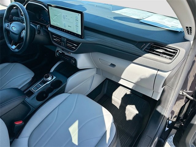 Used 2025 Ford Escape Platinum w/ Premium Technology Package image 29