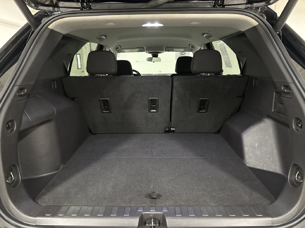 Used 2024 Chevrolet Equinox LT FWD image 23