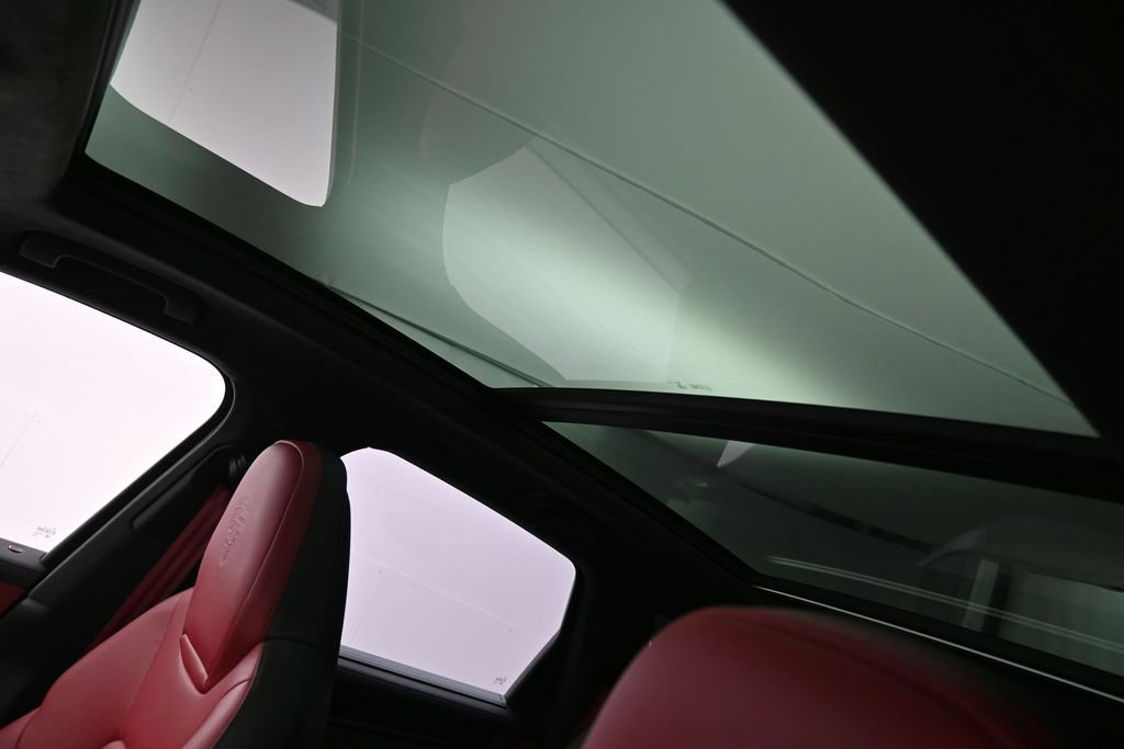 Certified 2026 Porsche Cayenne GTS AWD/4WD image 11