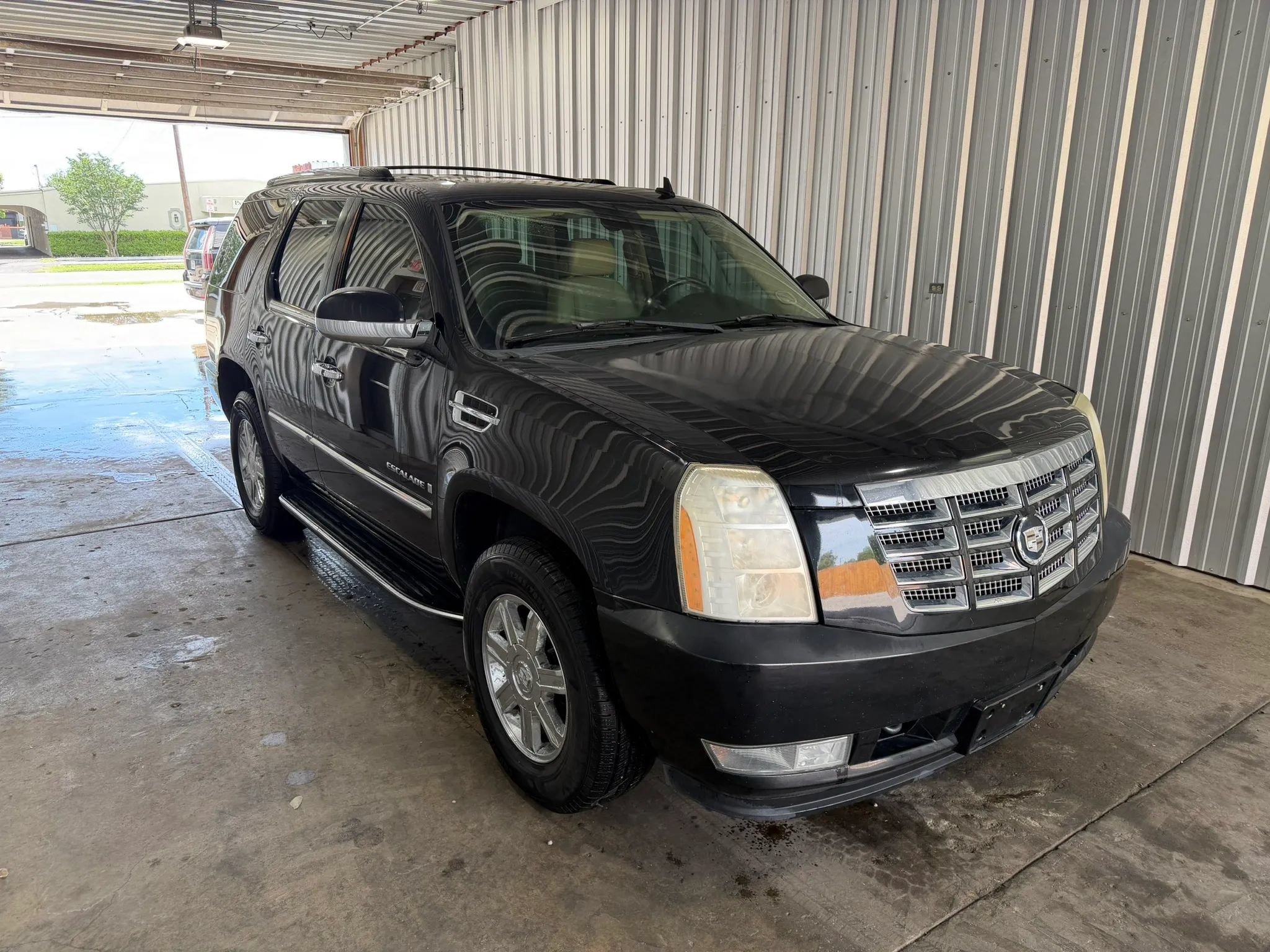 Used 2007 Cadillac Escalade AWD w/ Information Package image 4