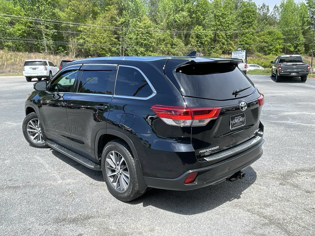 Used 2019 Toyota Highlander XLE AWD/4WD image 5