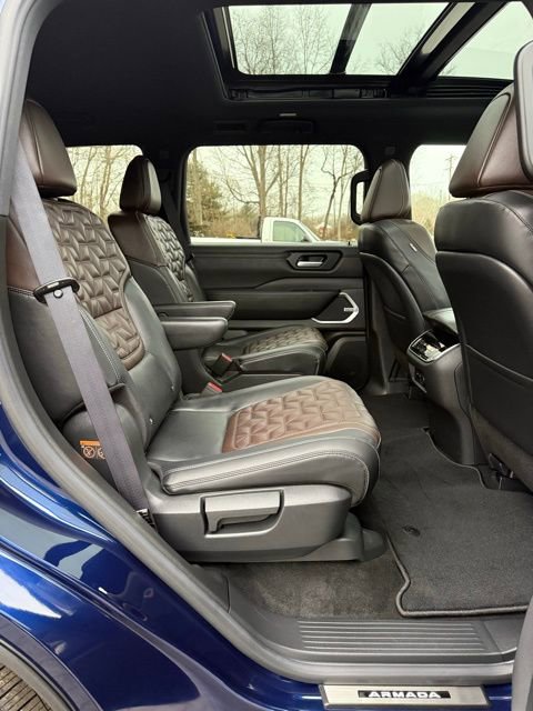 Used 2025 Nissan Armada Platinum Reserve image 21