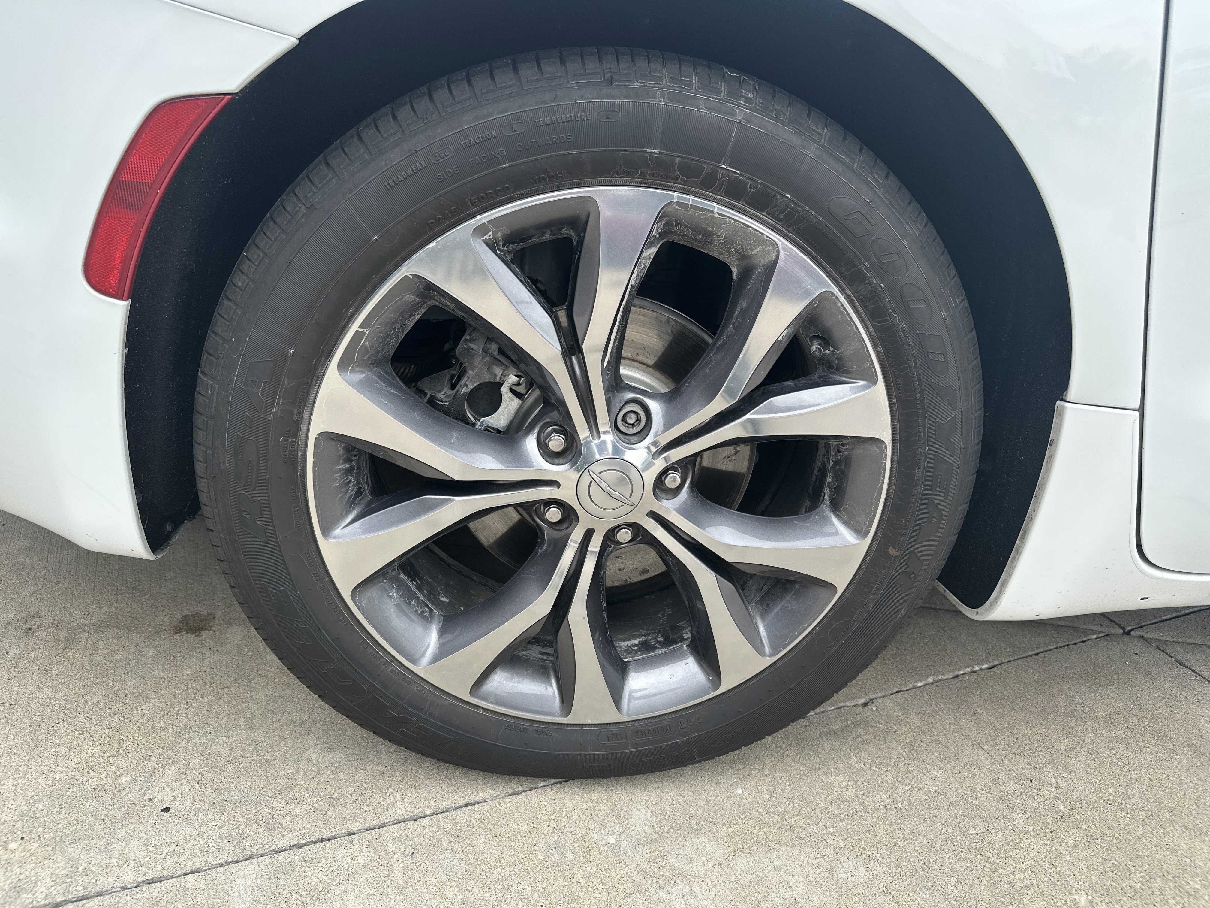 Used 2017 Chrysler Pacifica Limited FWD image 13