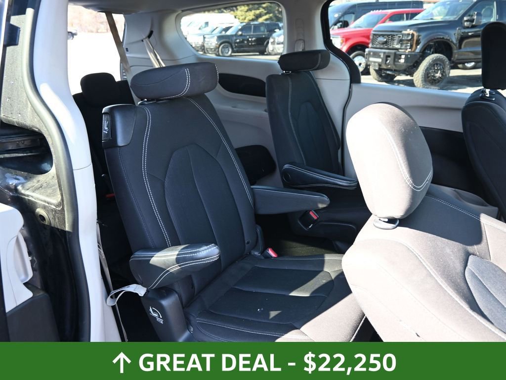 Used 2023 Chrysler Voyager LX FWD image 29