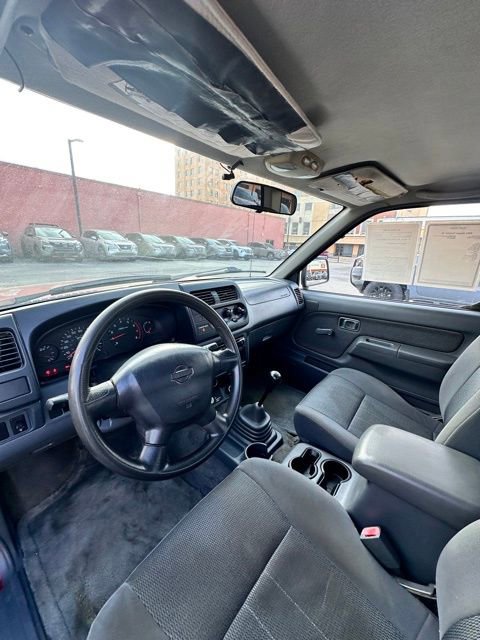 Used 2001 Nissan Frontier XE image 18