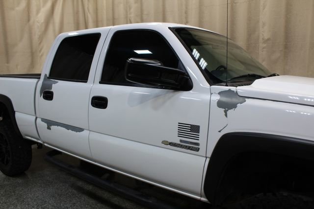 Used 2006 Chevrolet Silverado 2500 W/T w/ Heavy-Duty Power Package image 11