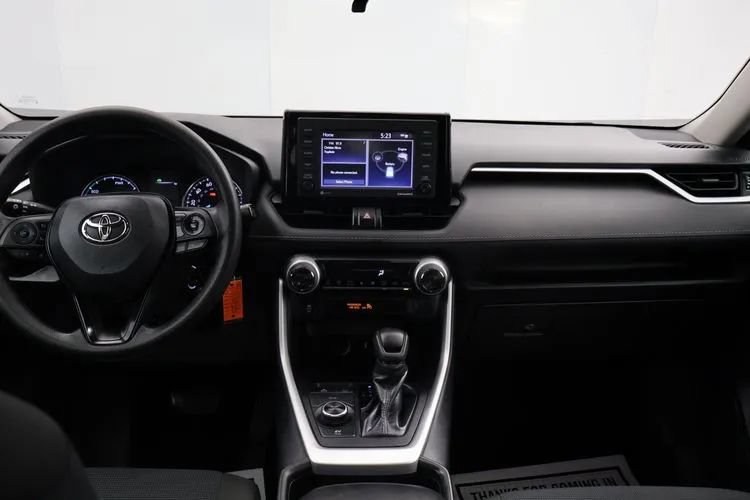 Used 2022 Toyota RAV4 LE AWD/4WD image 16