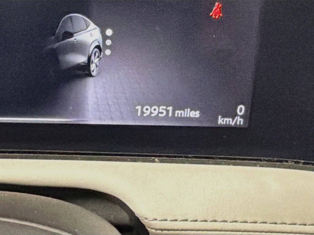 Used 2024 Nissan Ariya AWD image 12