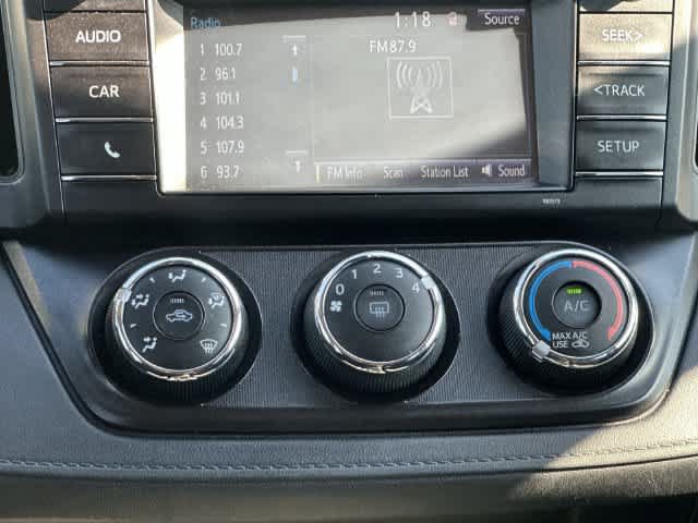 Used 2017 Toyota RAV4 LE AWD/4WD image 12