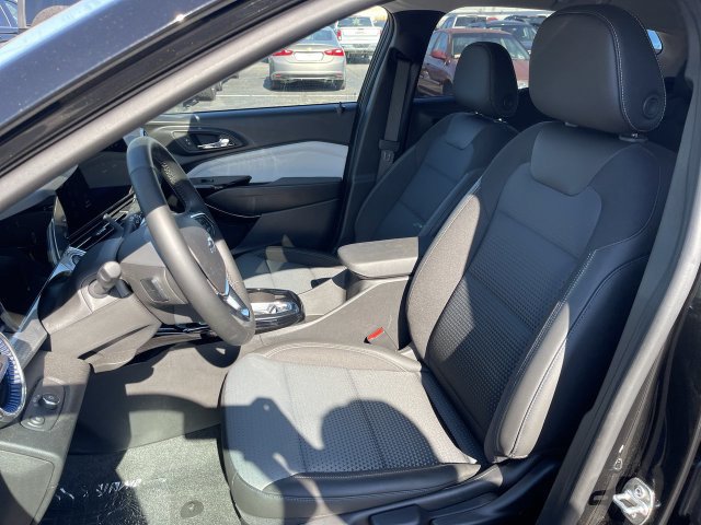 New 2026 Chevrolet Trax LT w/ Driver Confidence Package FWD image 11