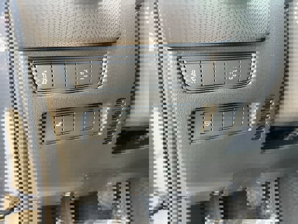 Used 2025 MAZDA CX-50 AWD 2.5 S w/ Premium Package image 13