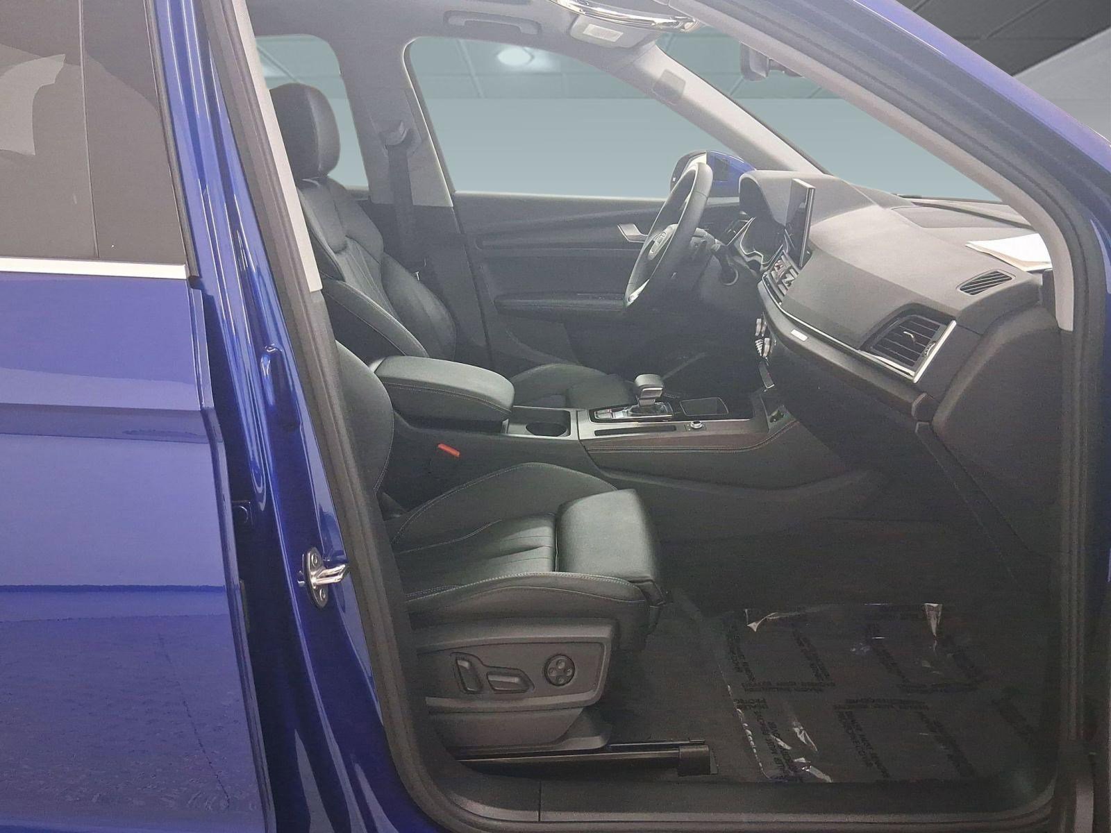 Used 2024 Audi Q5 e Premium Plus w/ Premium Plus Package image 32