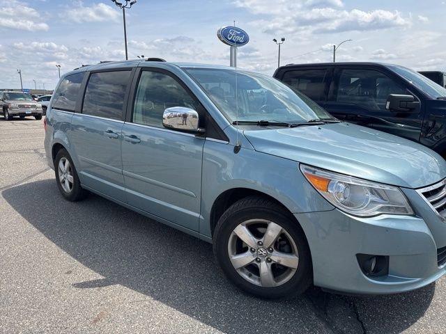 Used 2009 Volkswagen Routan SEL Premium FWD image 8