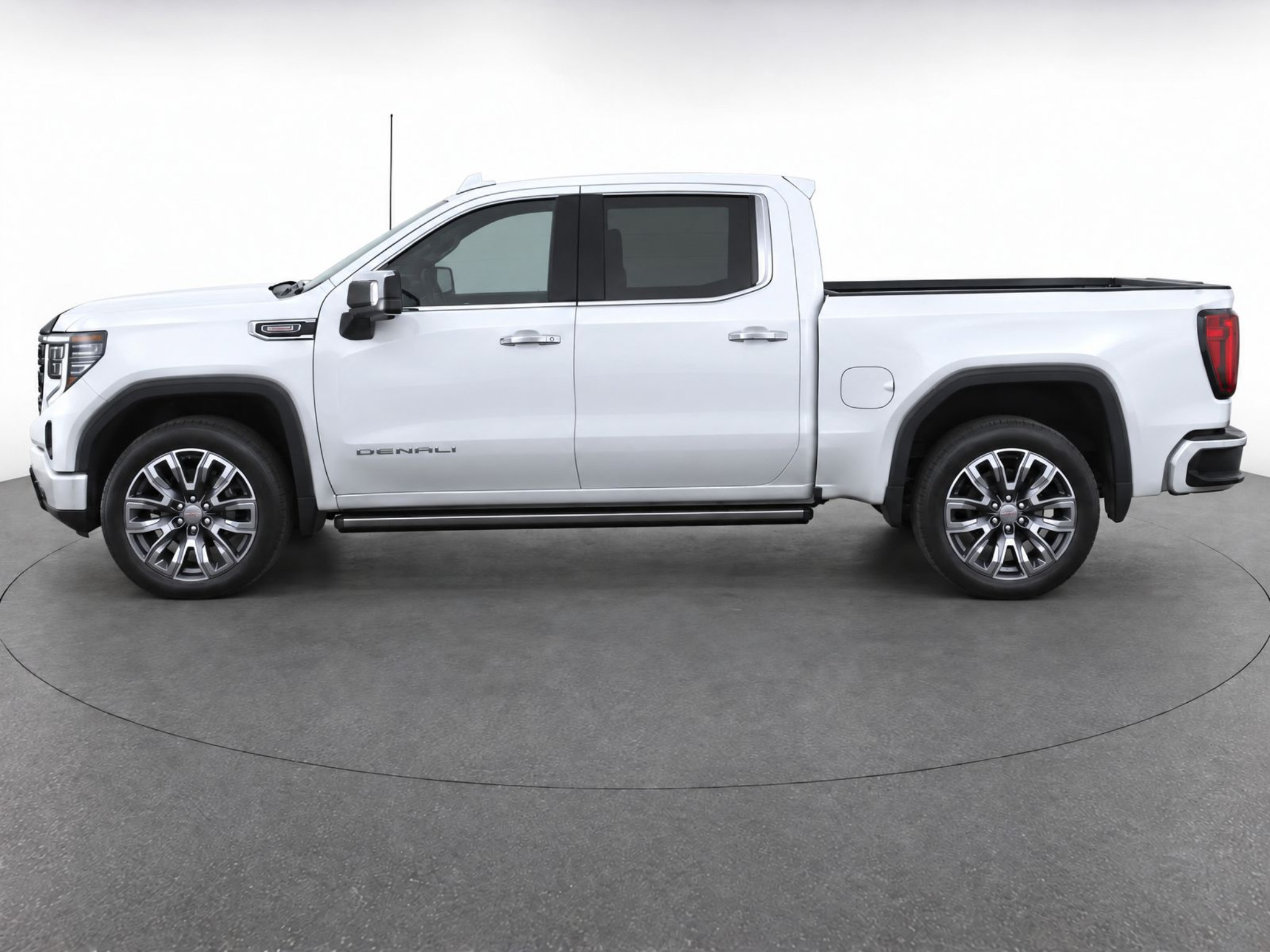 Used 2023 GMC Sierra 1500 Denali w/ Denali Reserve Package AWD/4WD image 6