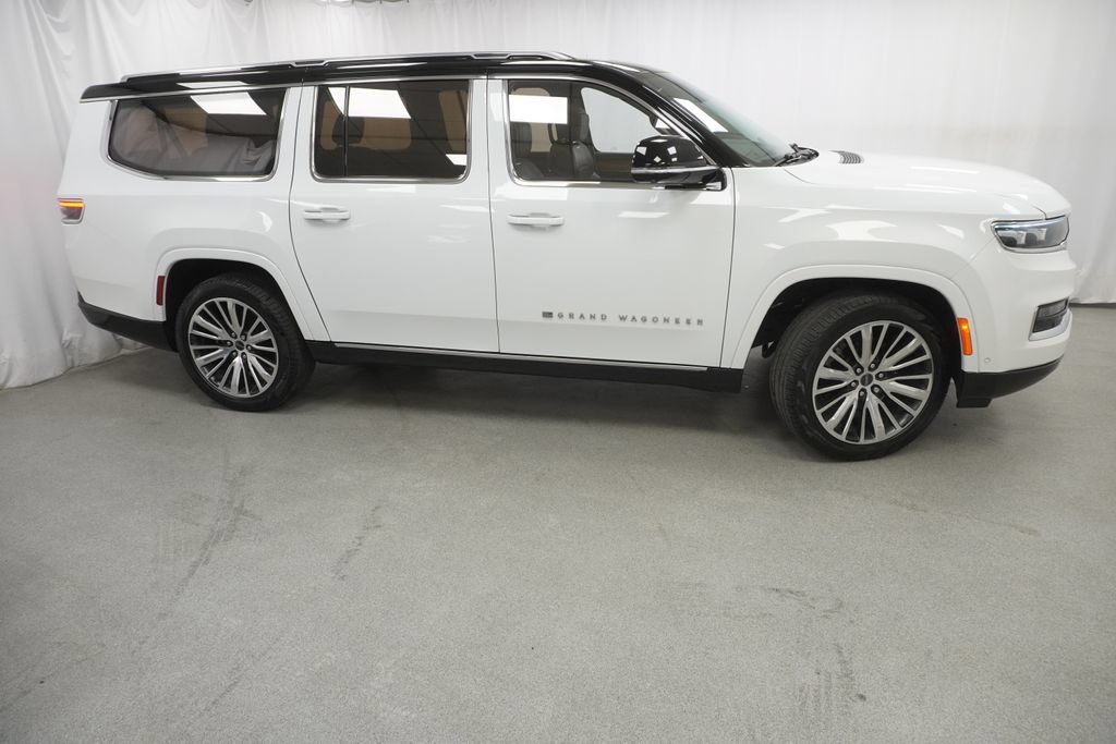 Certified 2023 Jeep Grand Wagoneer L Series III w/ HD Trailer Tow Package AWD/4WD image 17