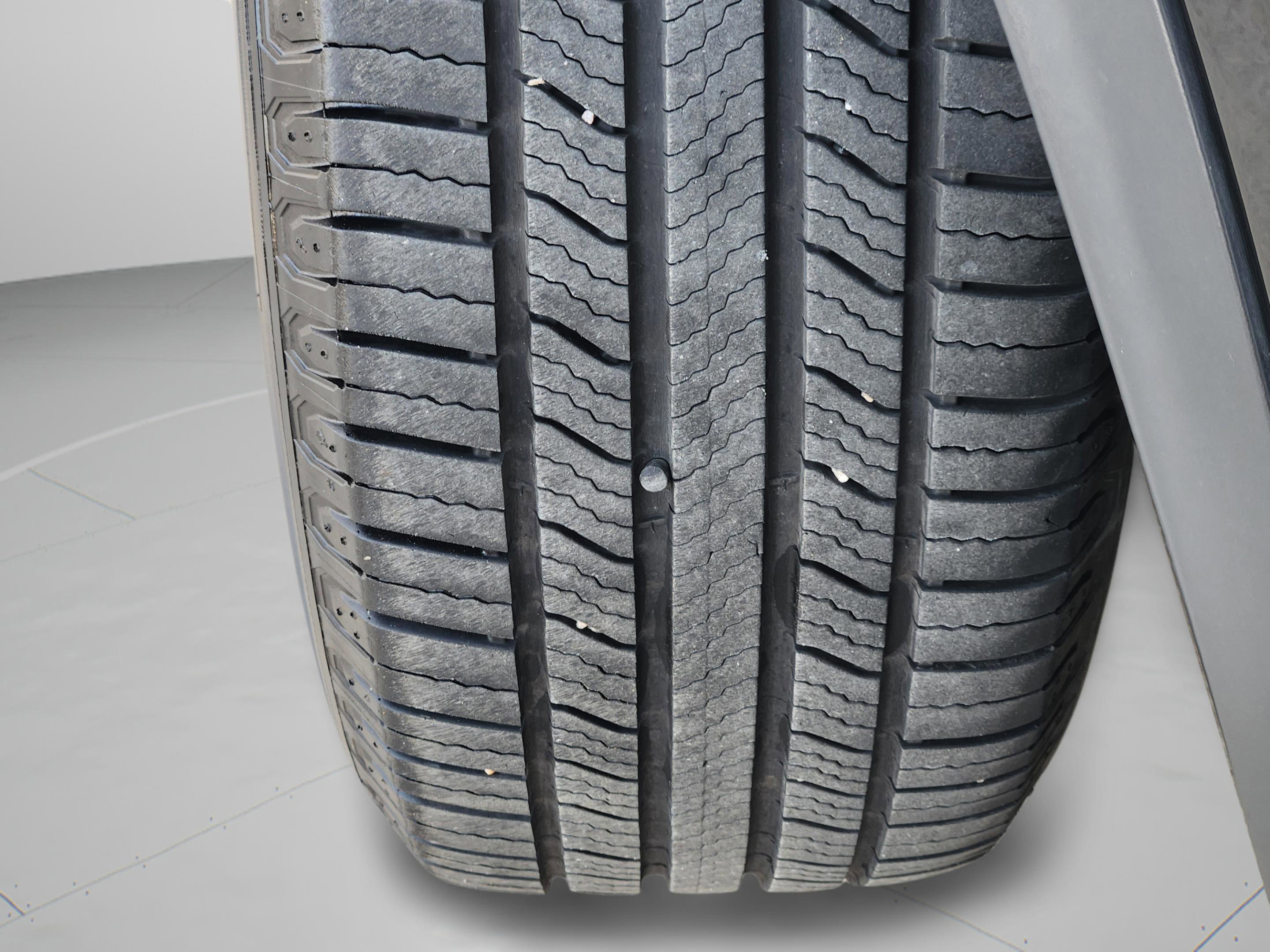 Used 2020 Land Rover Discovery Sport S image 10