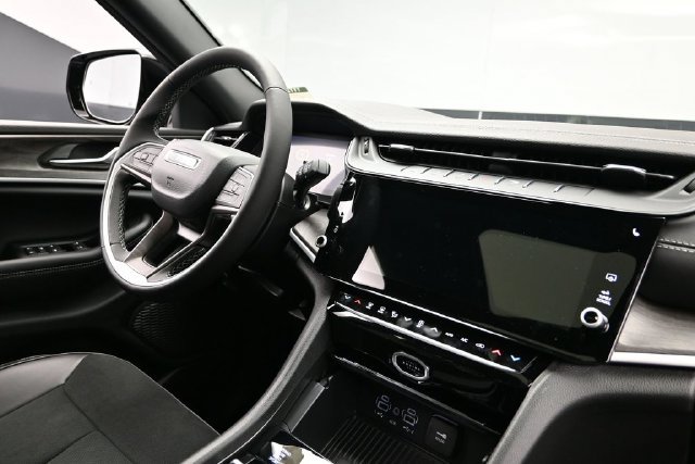 New 2026 Jeep Grand Cherokee Altitude AWD/4WD image 13