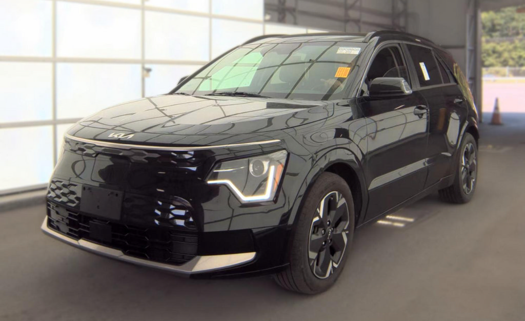 Certified 2023 Kia Niro Wind w/ Wind Preserve Package FWD image 4