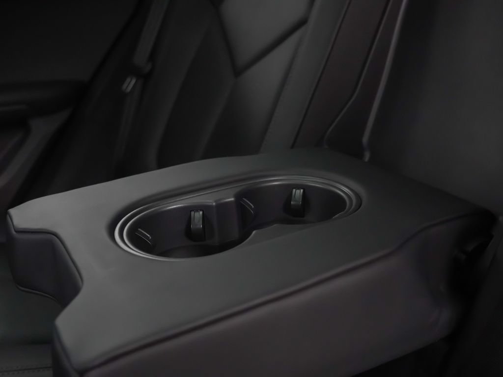 Certified 2026 Porsche Macan AWD/4WD image 19
