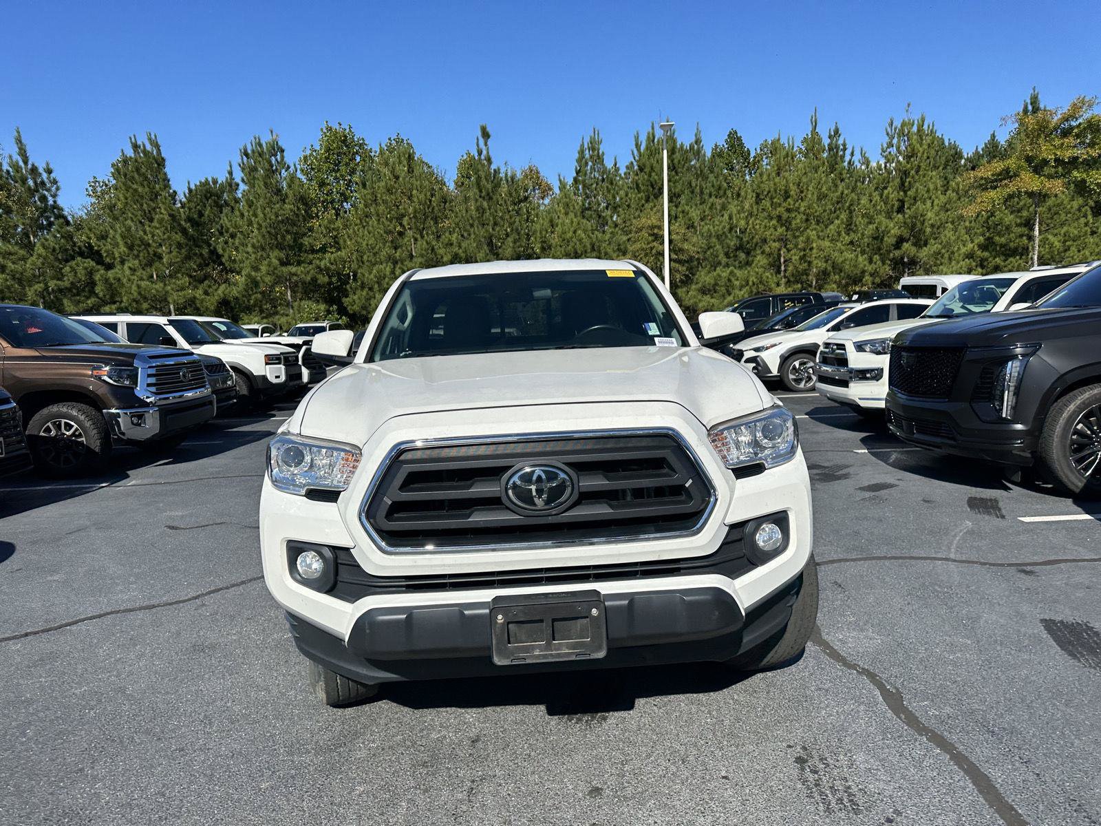 Used 2022 Toyota Tacoma SR5 RWD image 3