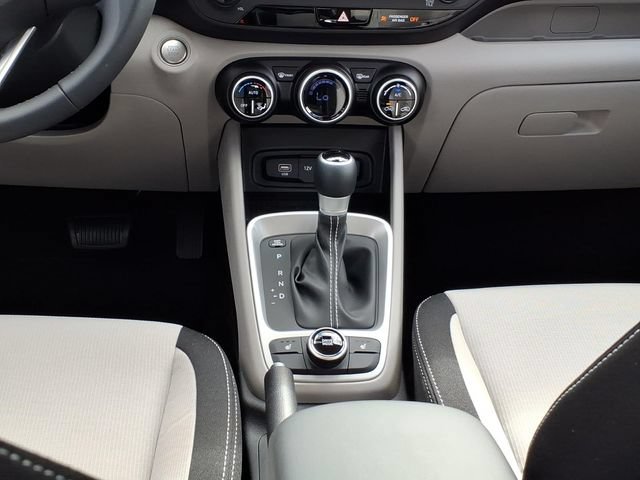 New 2026 Hyundai Venue SEL FWD image 18