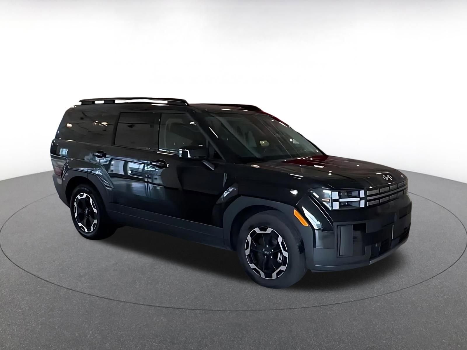 Used 2024 Hyundai Santa Fe SEL image 2