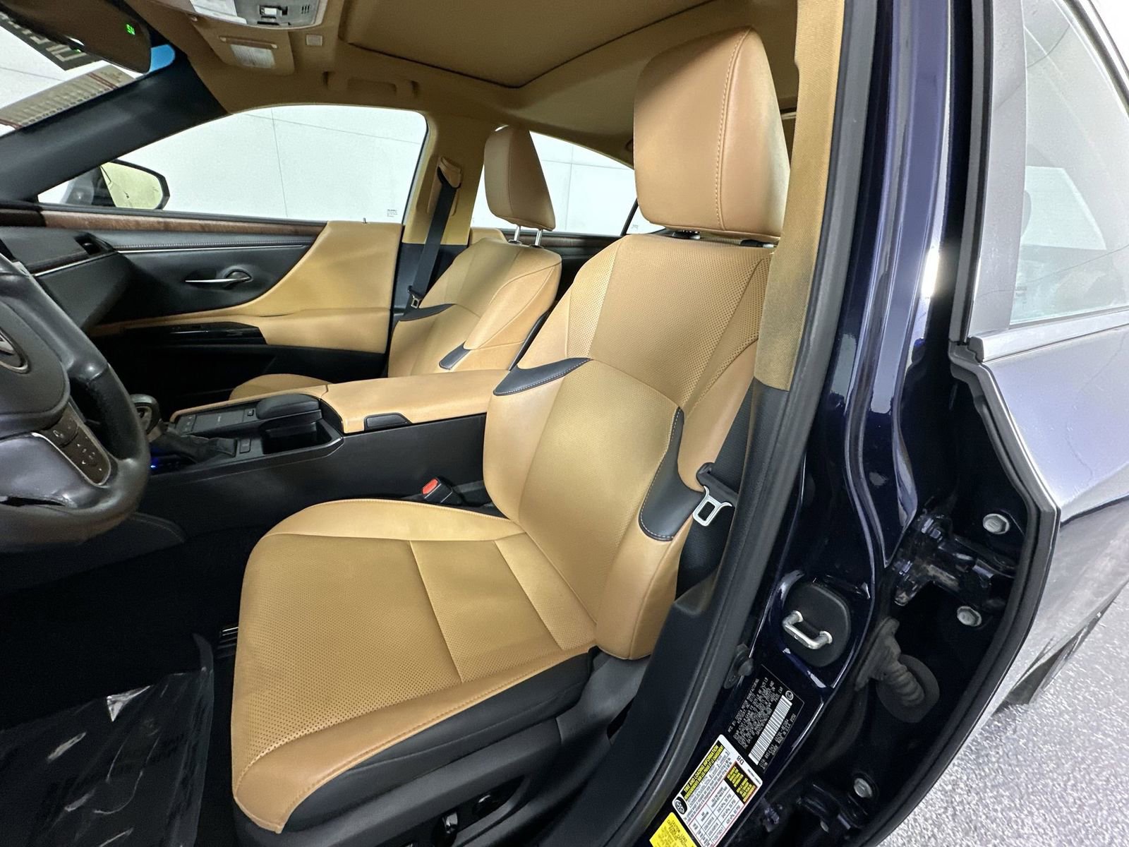 Used 2022 Lexus ES 350 w/ Premium Package image 15