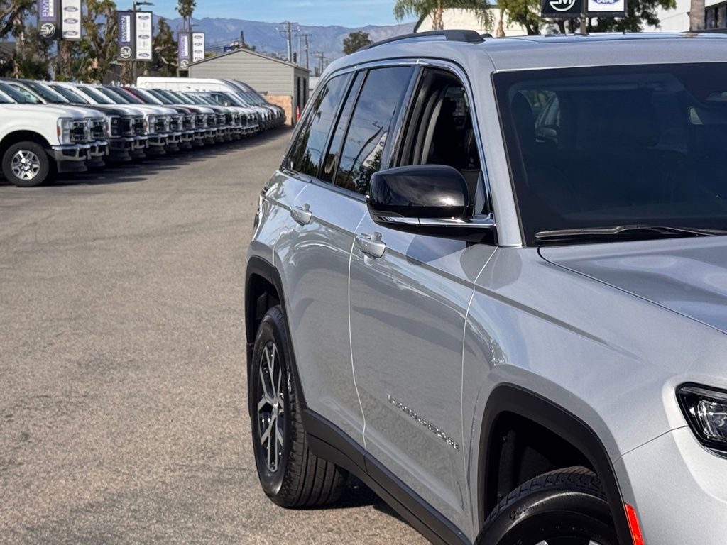 Used 2023 Jeep Grand Cherokee Limited w/ MOPAR Finishing Package image 5