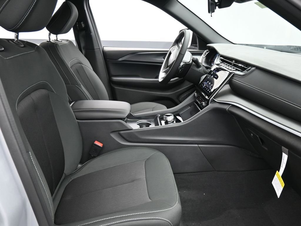 New 2026 Jeep Grand Cherokee L Laredo AWD/4WD image 19