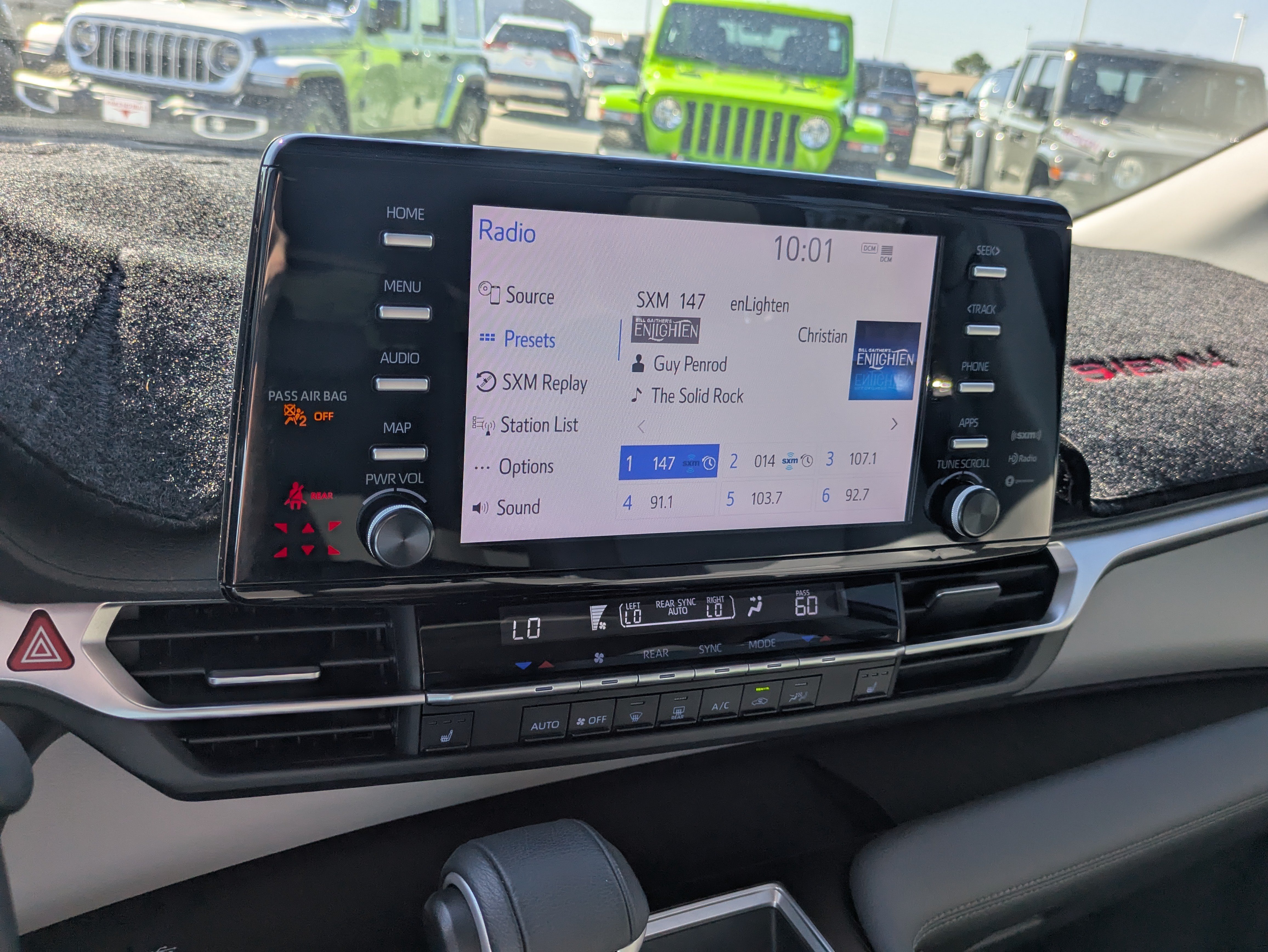 Certified 2021 Toyota Sienna XLE FWD image 17