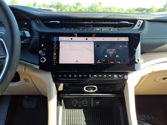 New 2026 Jeep Grand Cherokee L Limited w/ Luxury Tech Group II AWD/4WD image 7