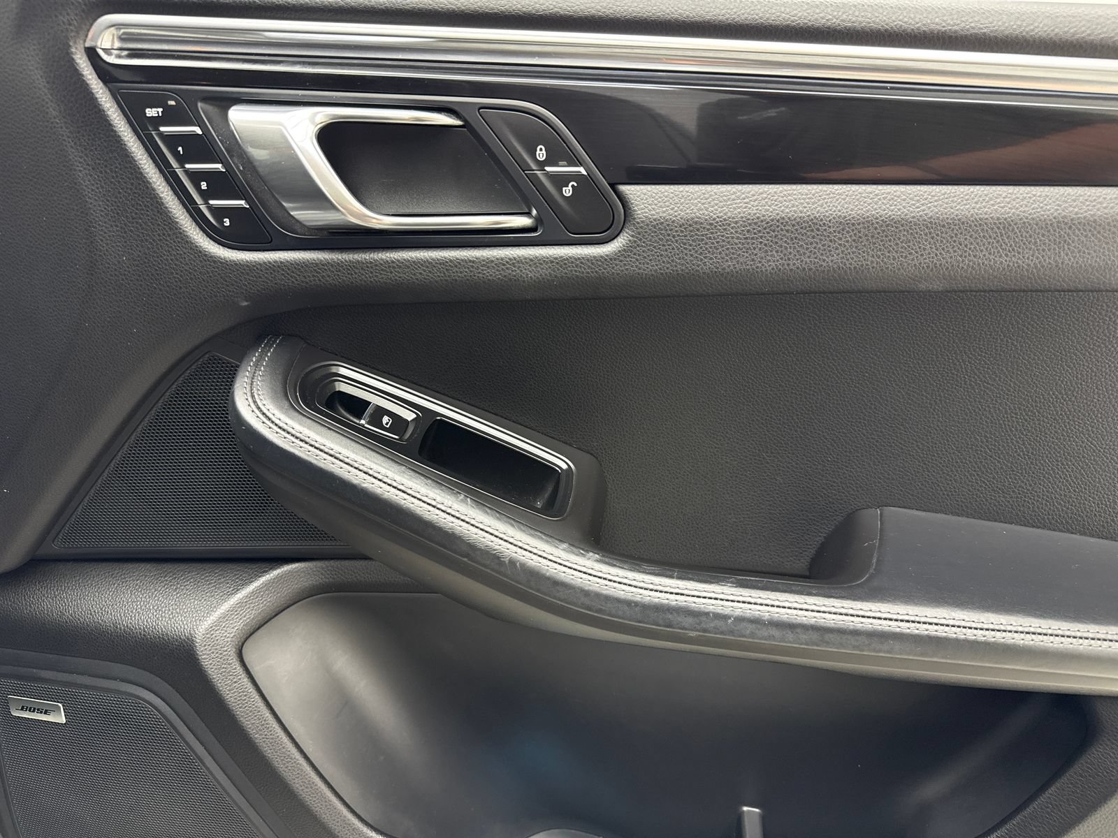Used 2015 Porsche Macan Turbo AWD/4WD image 43