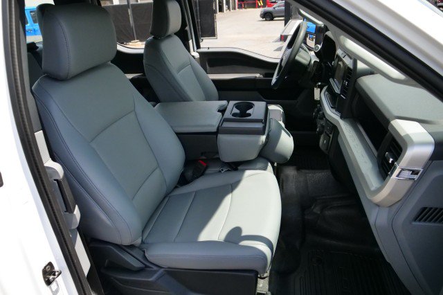 Used 2025 Ford F250 XL RWD image 32