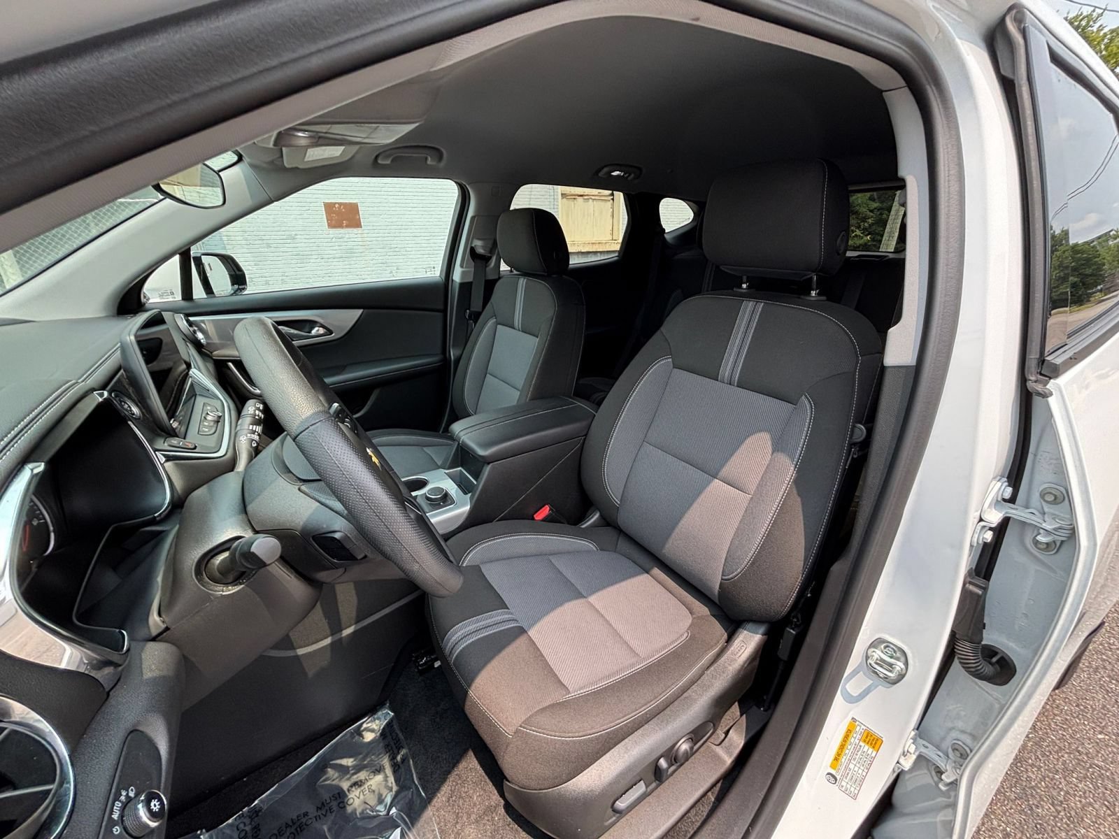Used 2025 Chevrolet Blazer LT FWD image 36